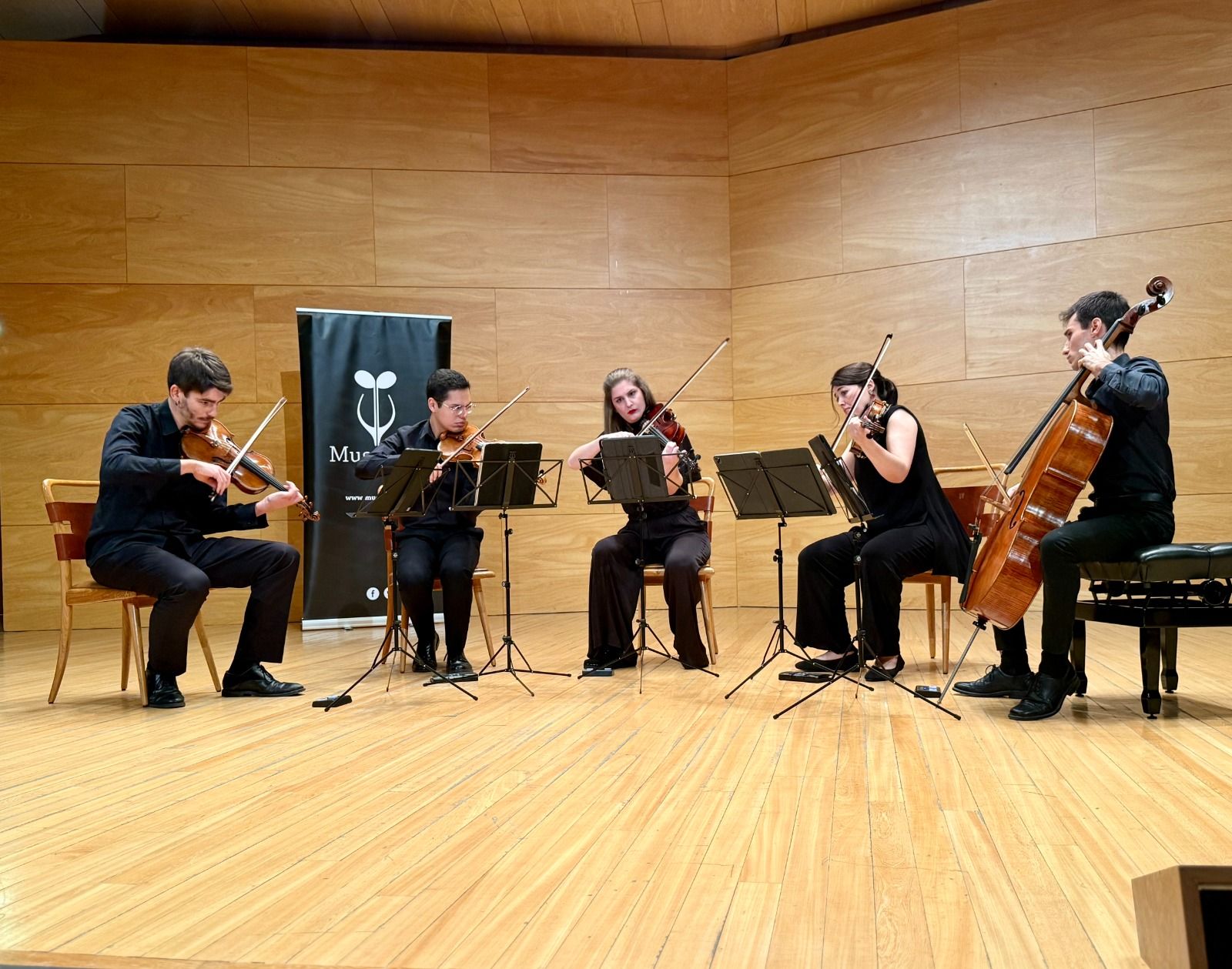 La fuerza transformadora de Musethica llena de aplausos la Sala Luis Galve