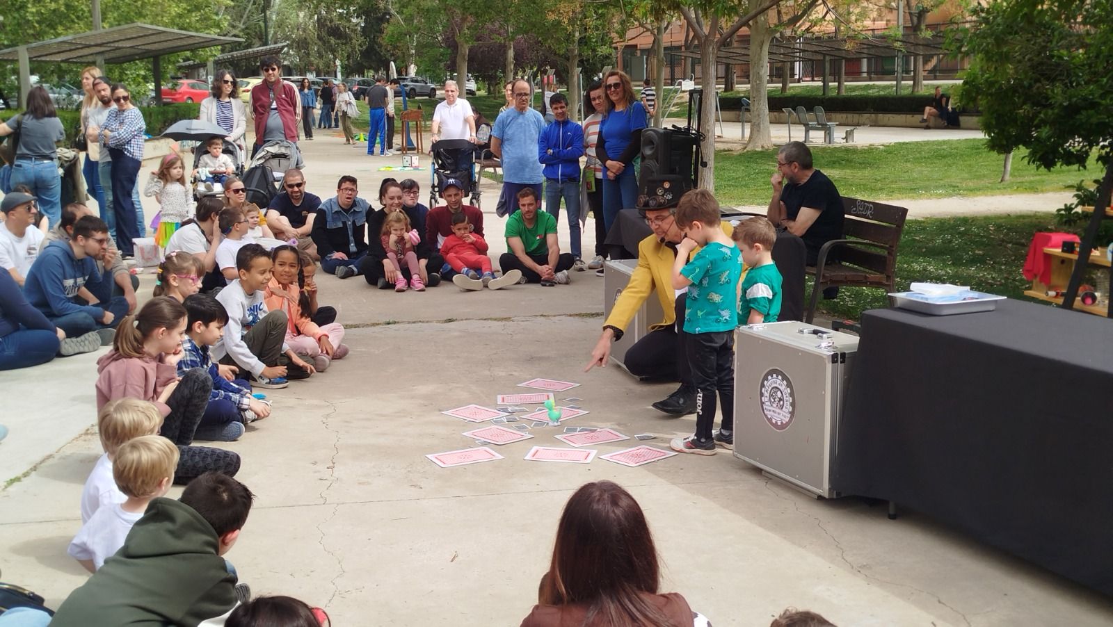 Autismo Aragón reúne a numerosas familias en una jornada inclusiva en el Actur marcada por la participación y el buen ambiente